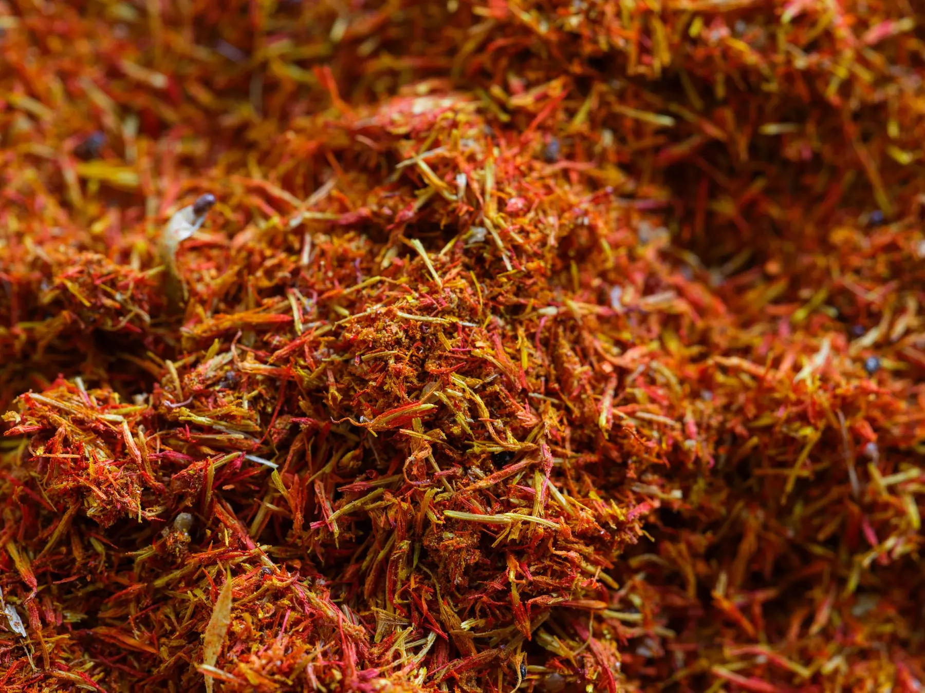 Saffron threads drying